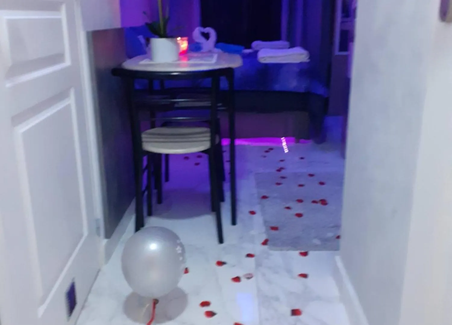 Gite Au Coeur De L'Eze Avec Jacuzzi La Tour-d'Aigues